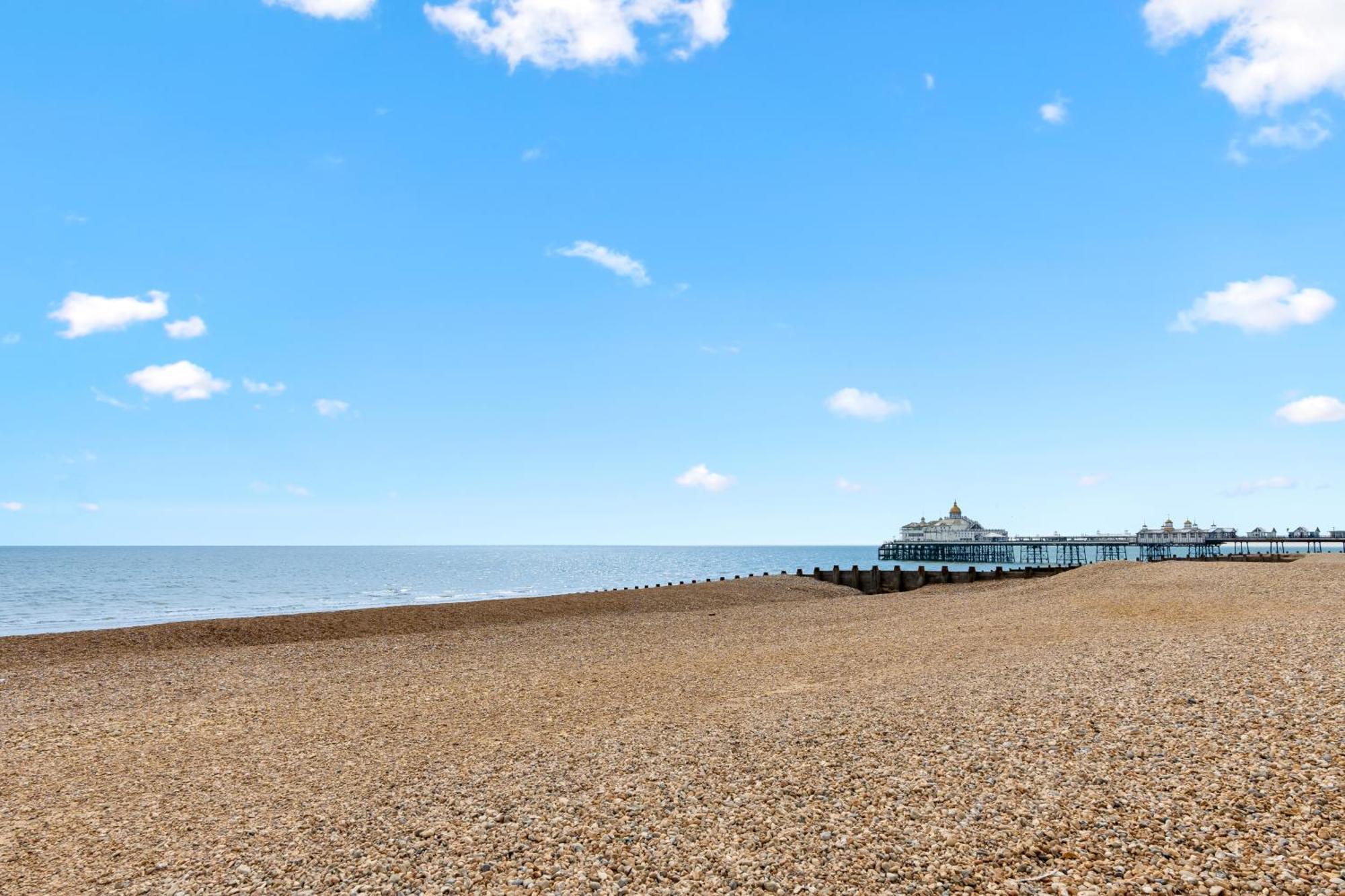 Bliss On The Bay Apartment Eastbourne Exterior photo