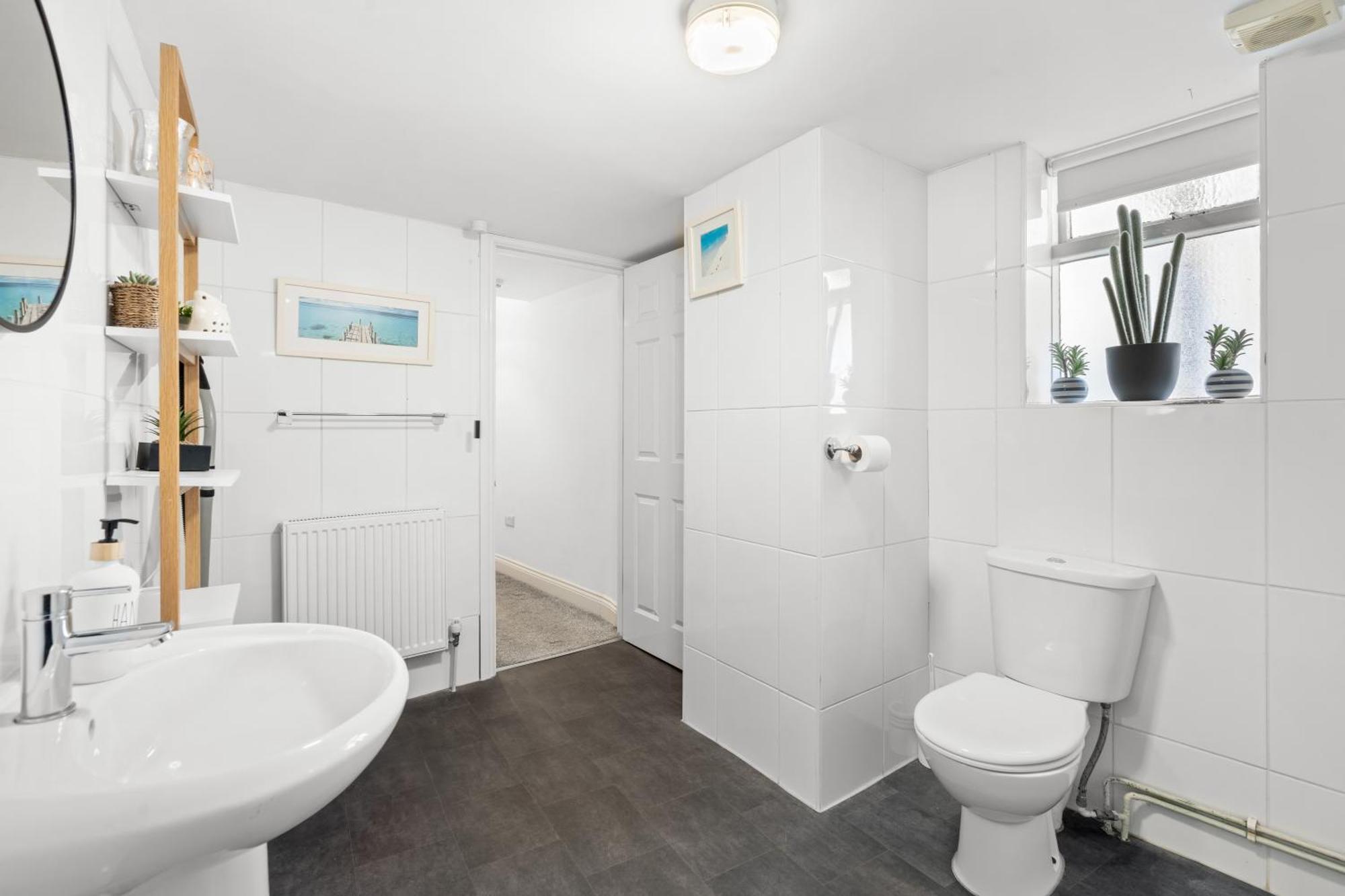 Bliss On The Bay Apartment Eastbourne Exterior photo
