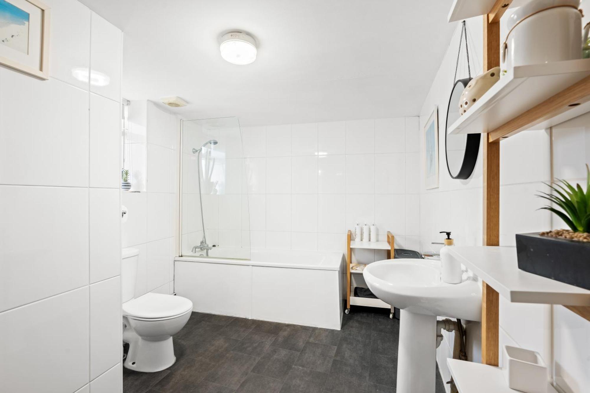 Bliss On The Bay Apartment Eastbourne Exterior photo